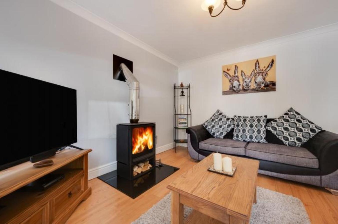 3 Bed Holiday Home In Llandeilo With Log Burner エクステリア 写真